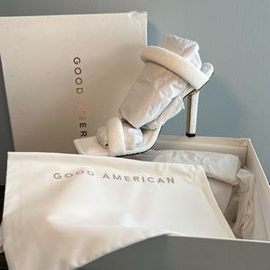 Good American white terry heels. Size 7.5 NWB